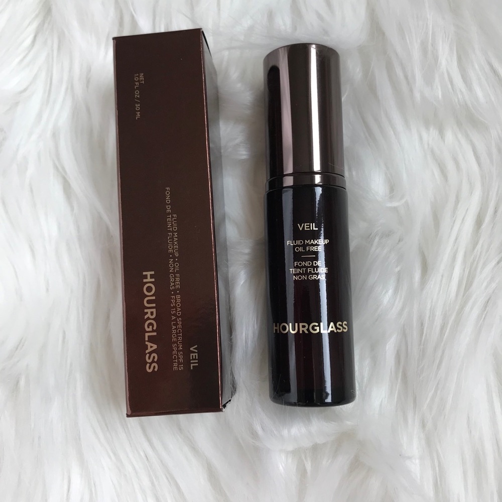 Hourglass Veil Fluid Makeup